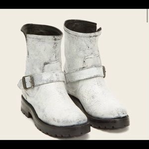 Frye Natalie short Lug booties white distressed size 6B women
